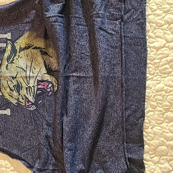 Abercrombie muscle tank Size Small navy - Picture 4 of 8